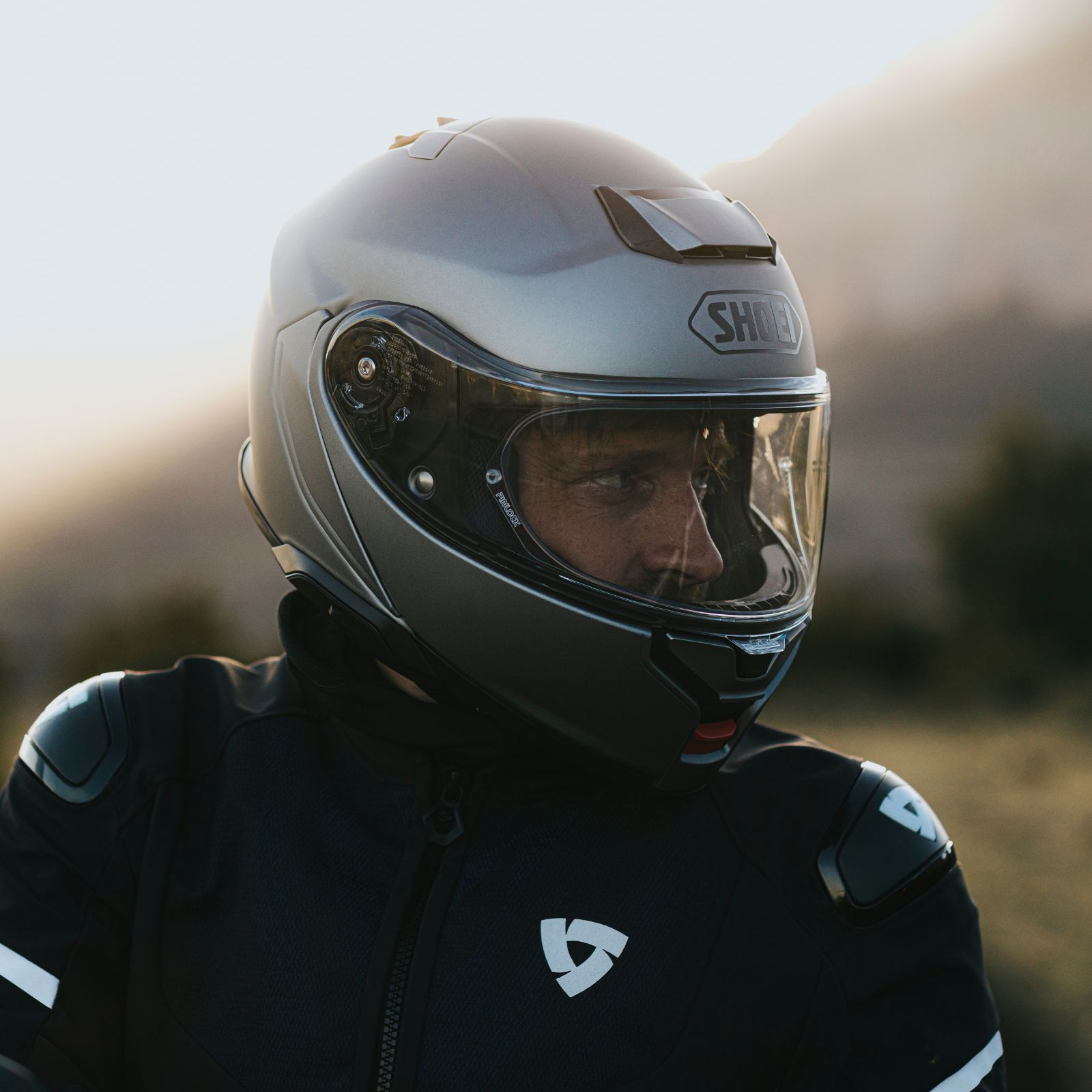 SHOEI Neotec 3 – SHOEI® Helmets USA